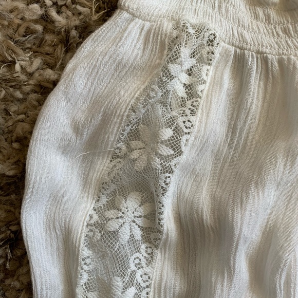 Hollister Ballon Sleeve Off the Shoulder Top - Picture 3 of 4